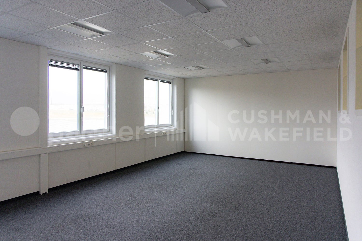 370m² Büro, Foto 3 von 3