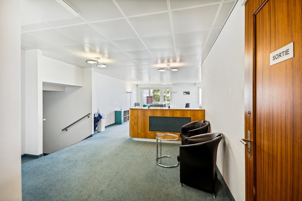 318m² Büro, Foto 3 von 10