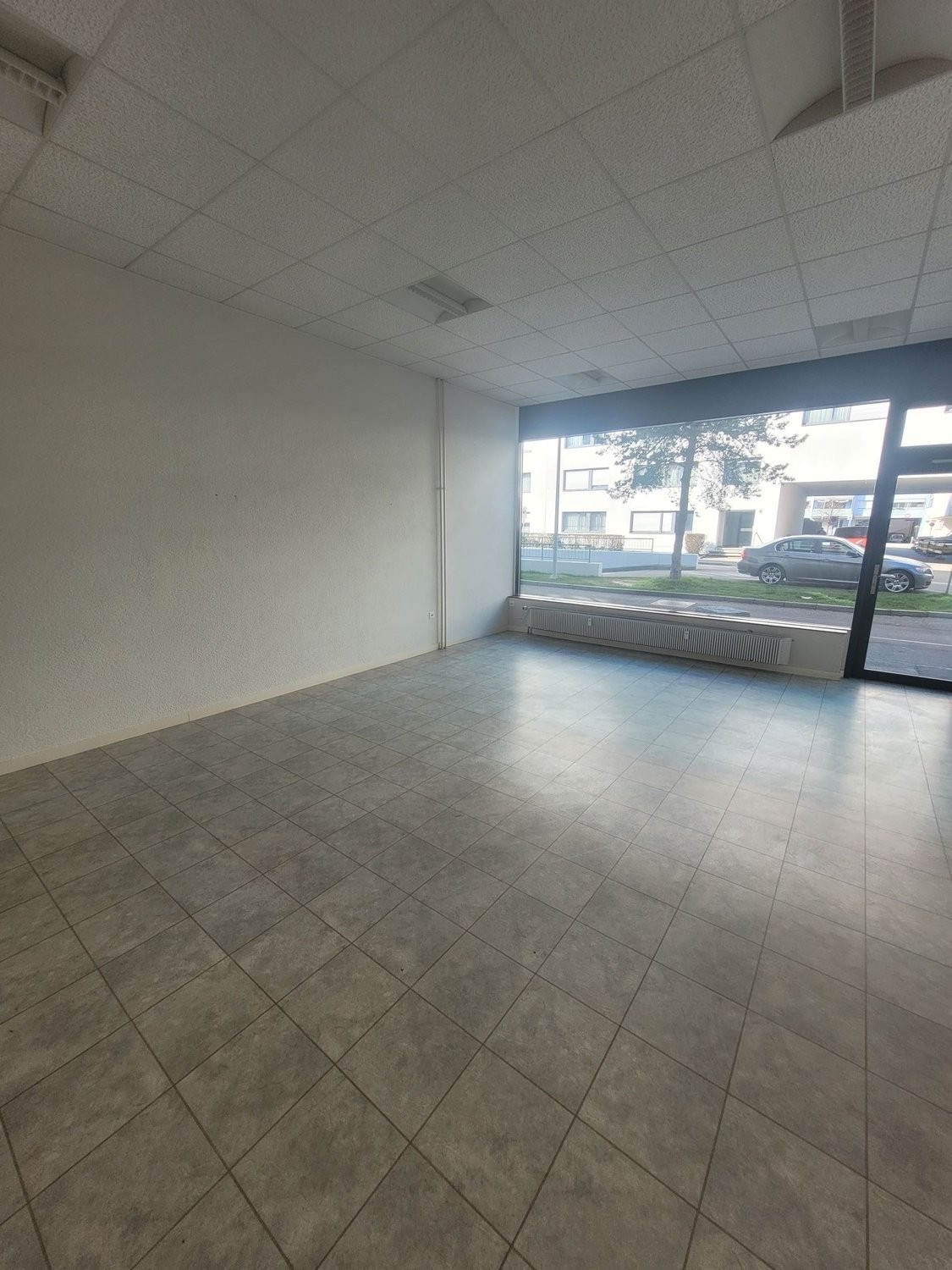 88m² shop, Foto 2 von 4