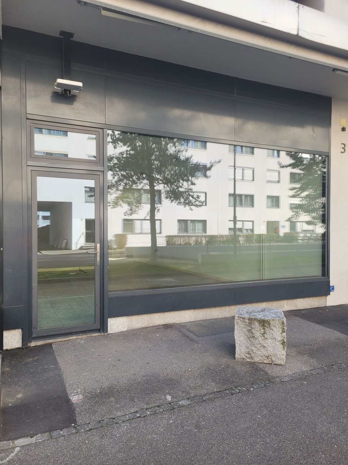 88m² shop, Foto 1 von 4