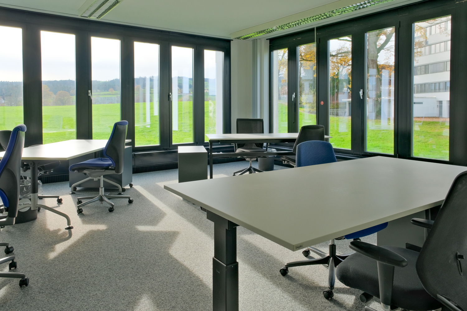 300m² office