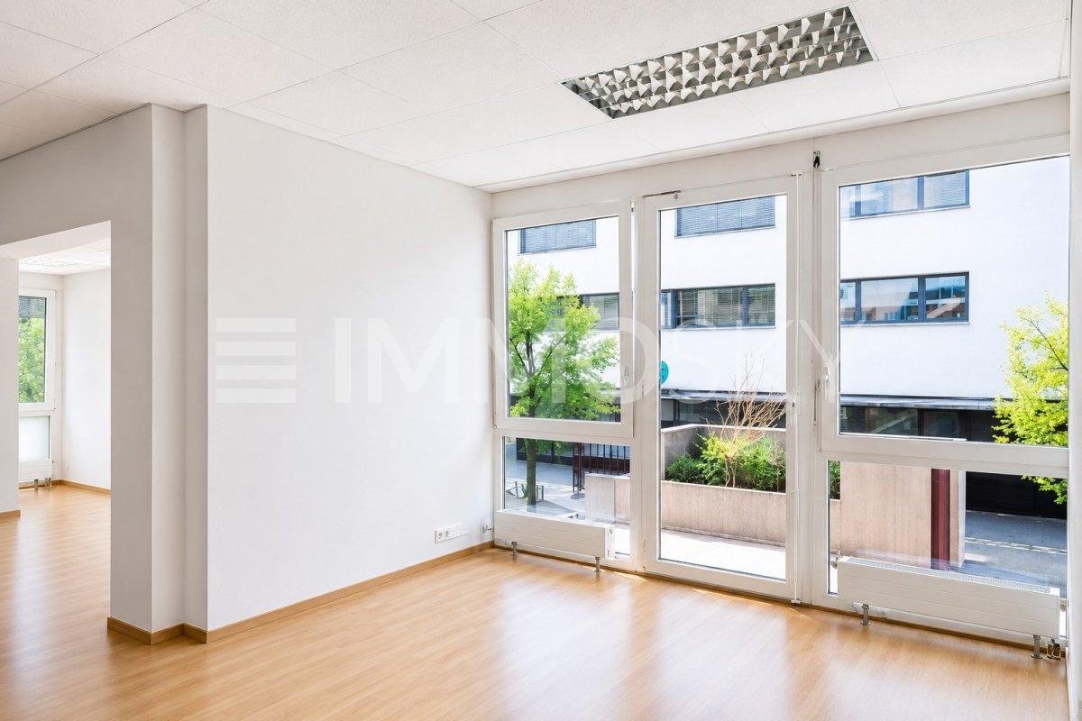 125m² office