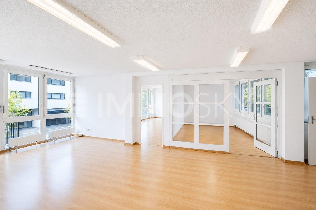 125m² office