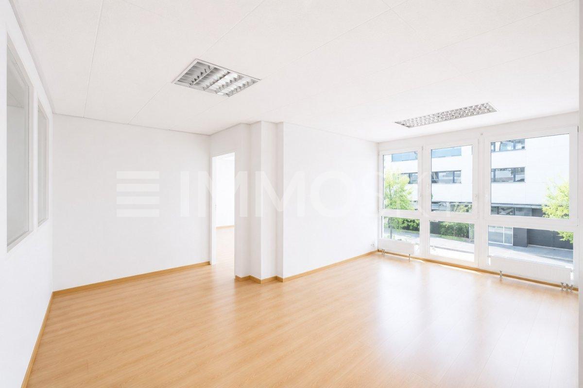 125m² office