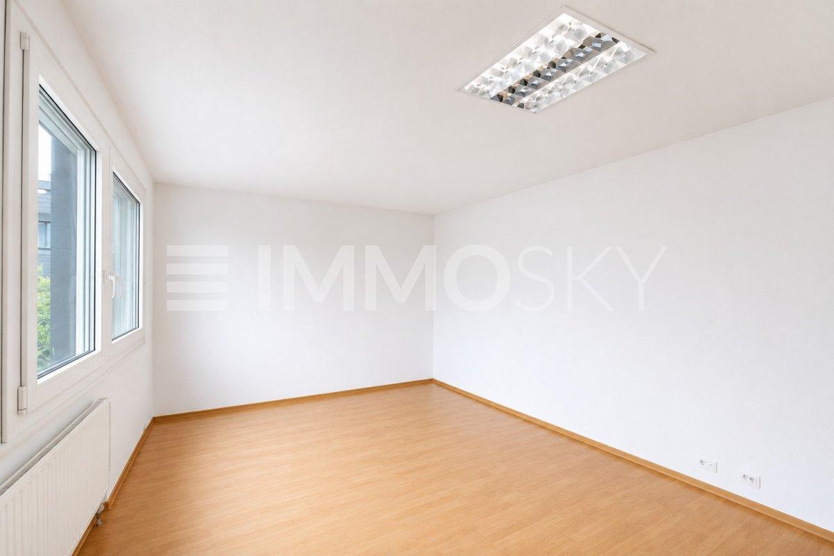 125m² office
