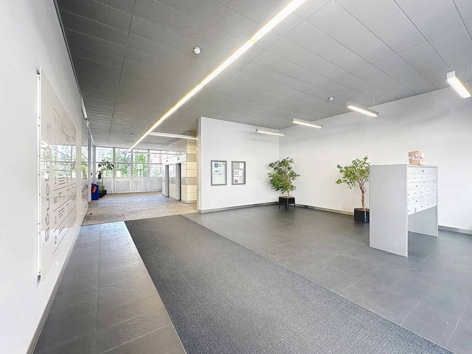 1'262 m² Büro, Foto 7 von 8