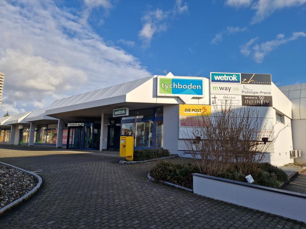 588m² shop