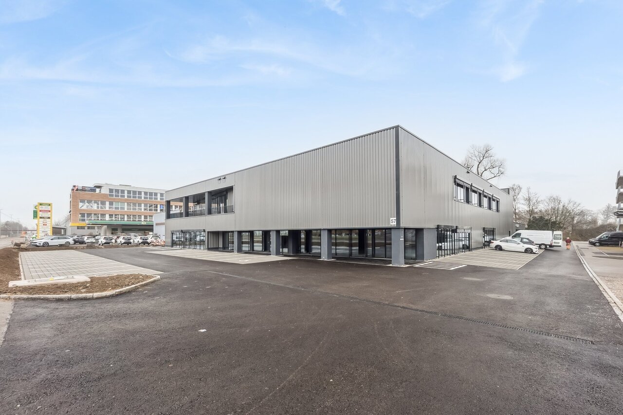425m² commercial