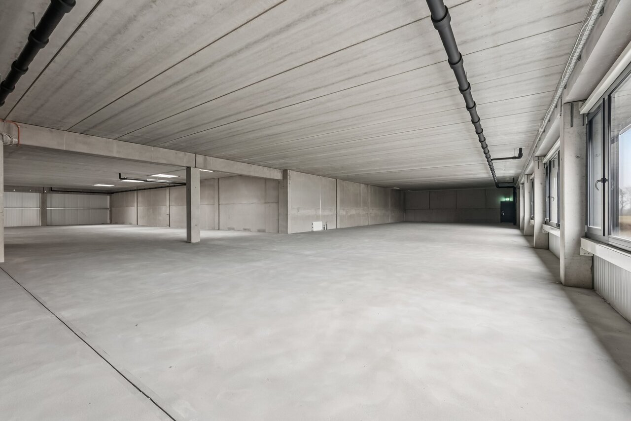 425m² commercial