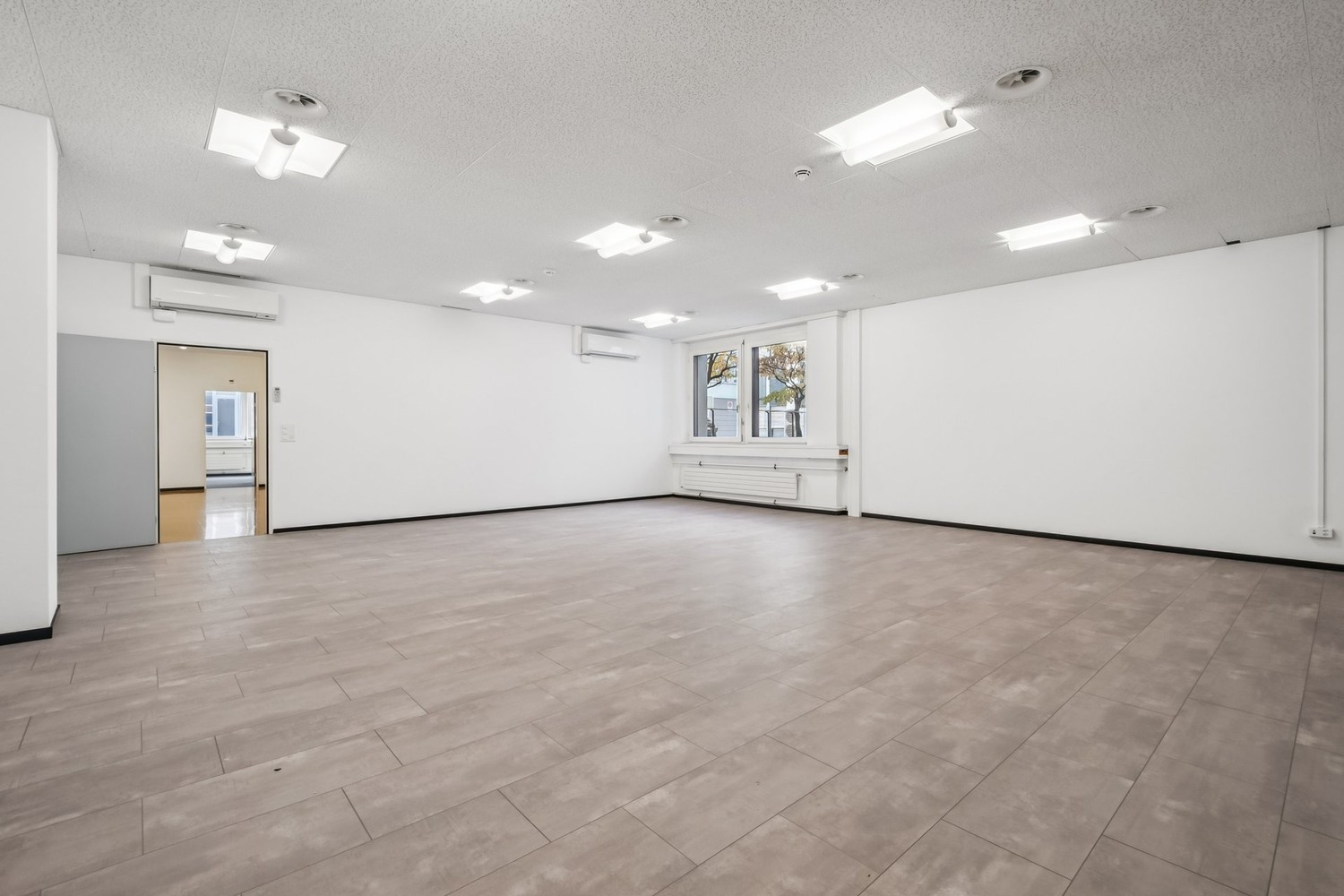 165m² office, Foto 1 von 10