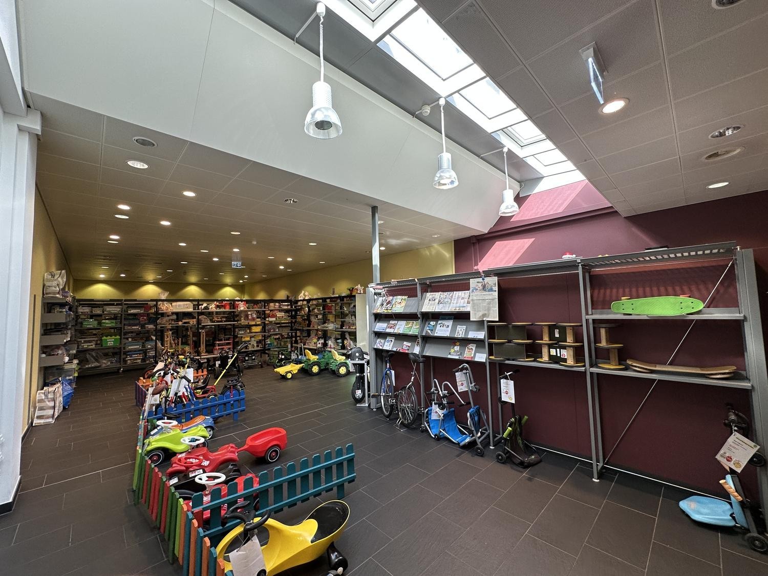 212m² shop
