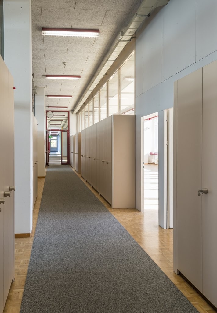84m² office