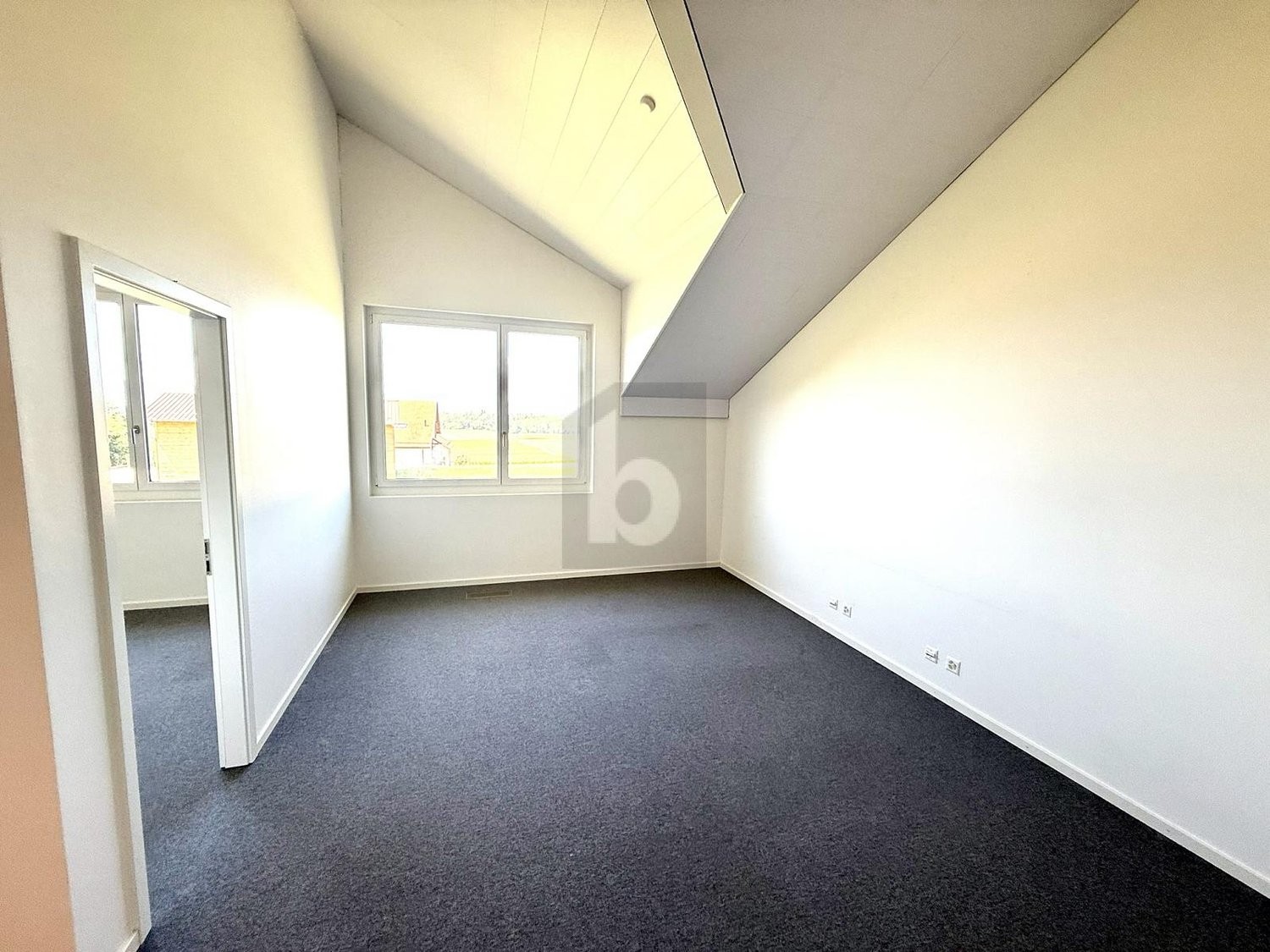 ufficio di 78m², foto 2 di 4
