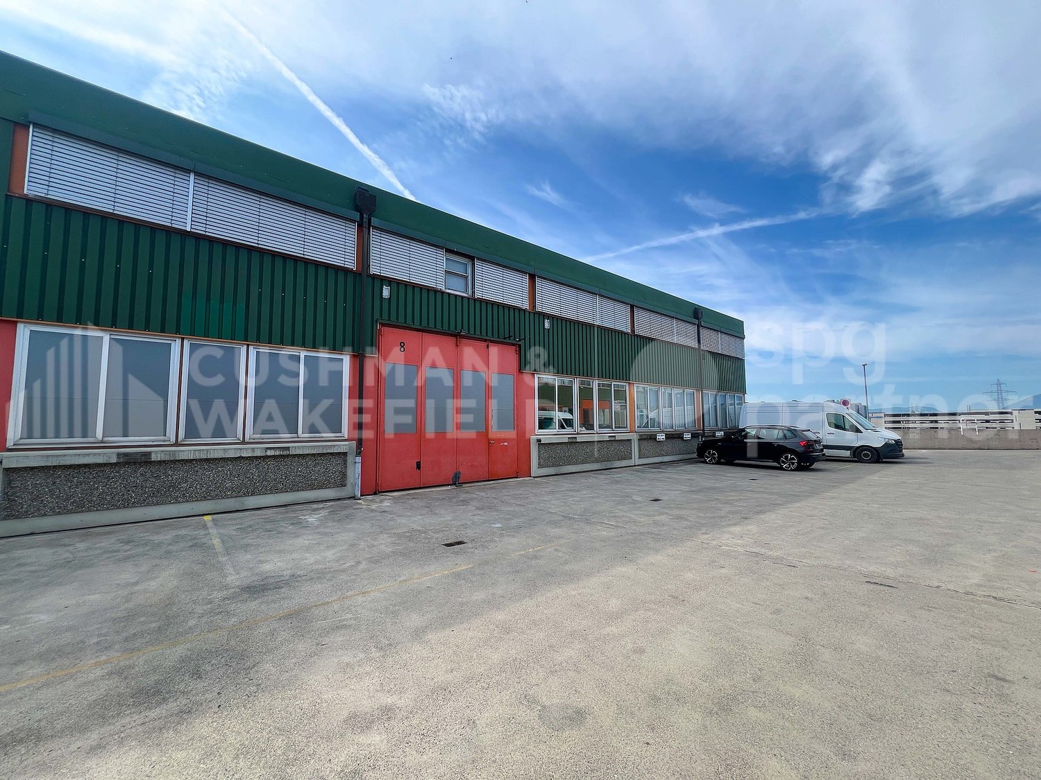 940m² workshop