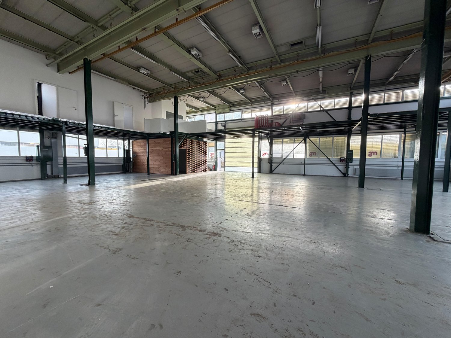 517m² commercial