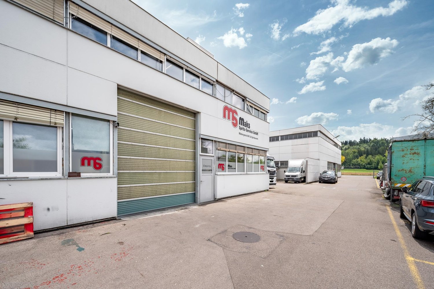 517m² commercial