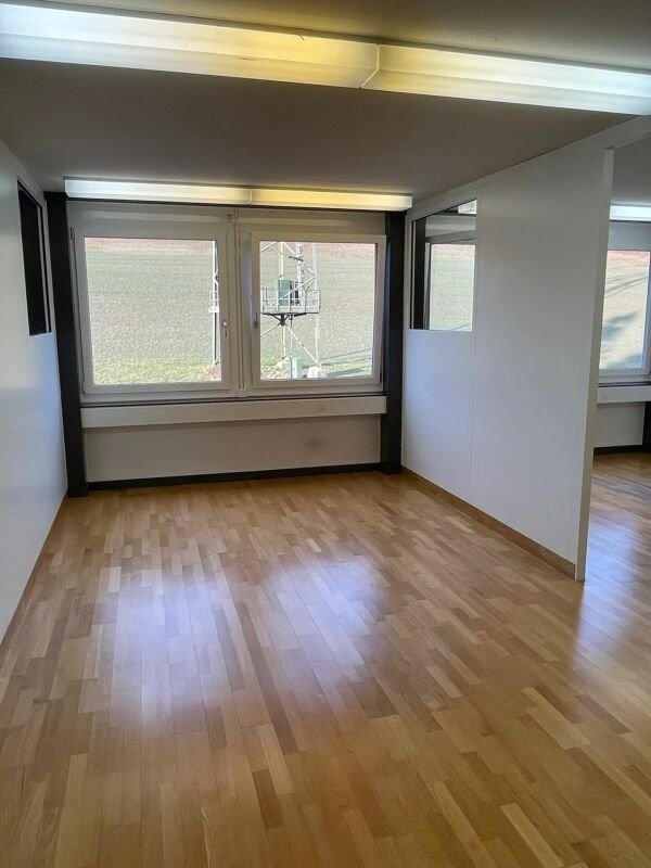 142m² office