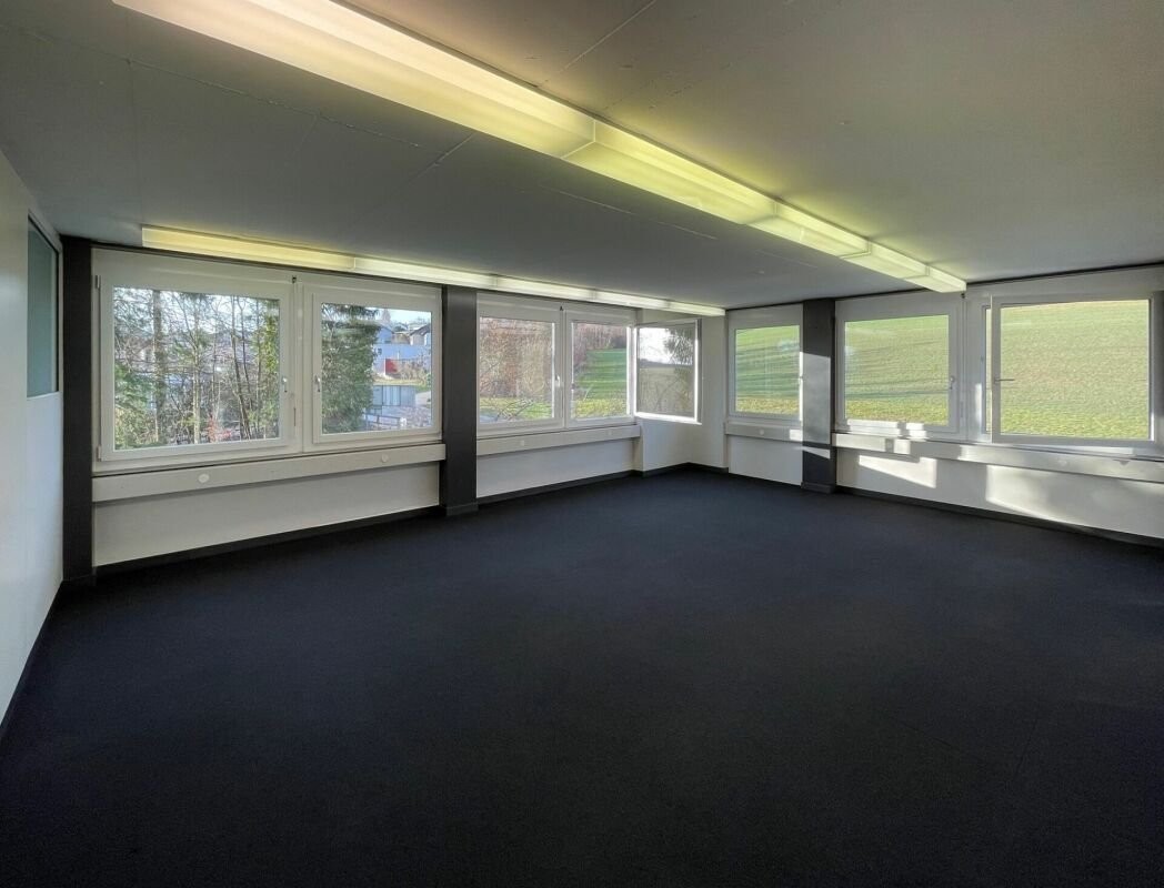 142m² office
