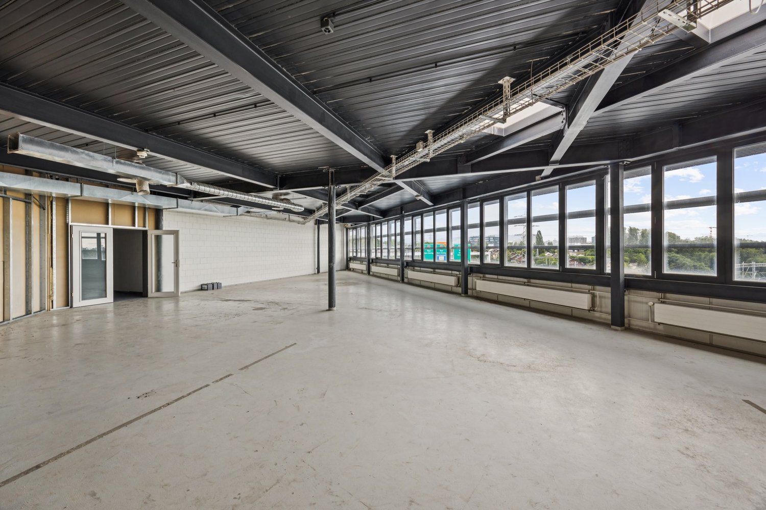 410m² commercial, Foto 2 von 10