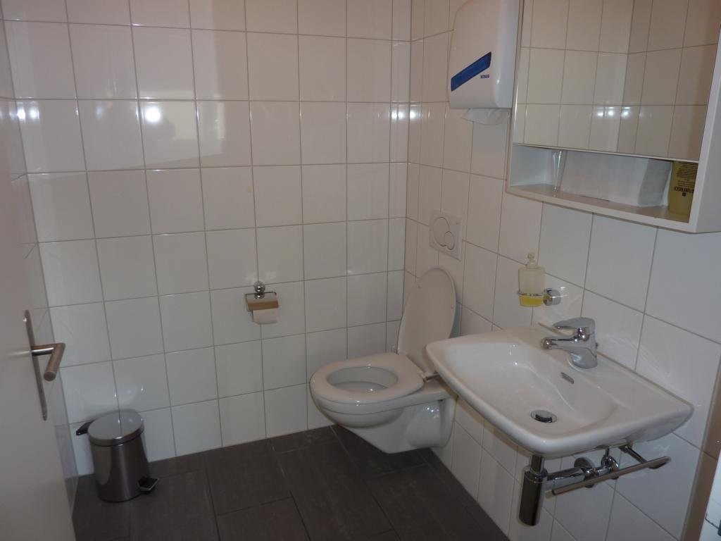 112m² commercial