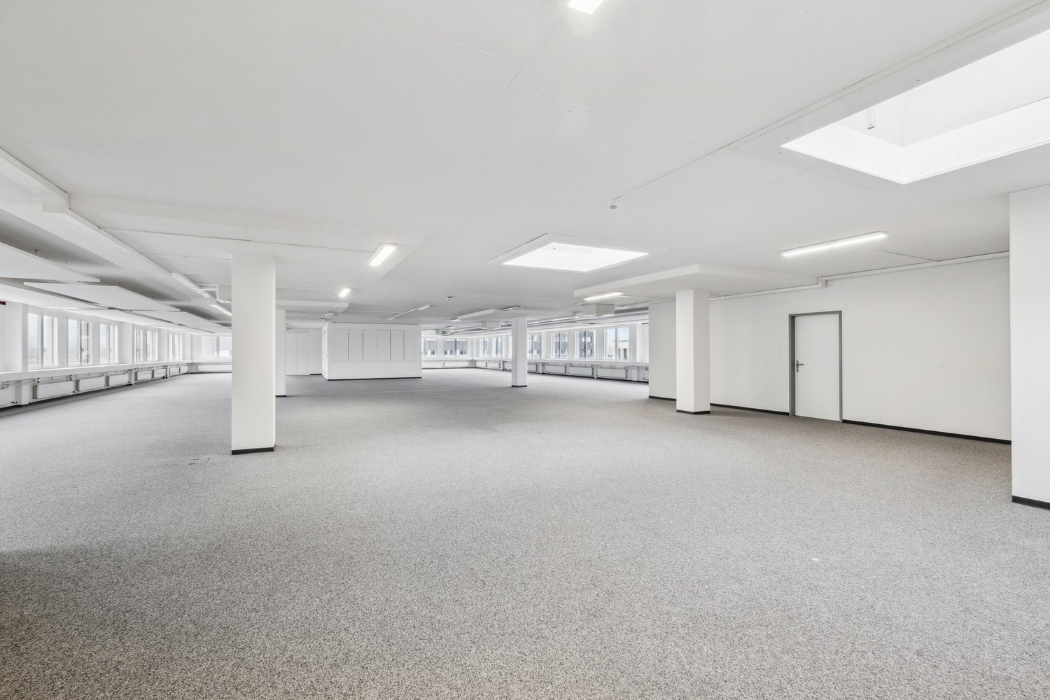 820m² office