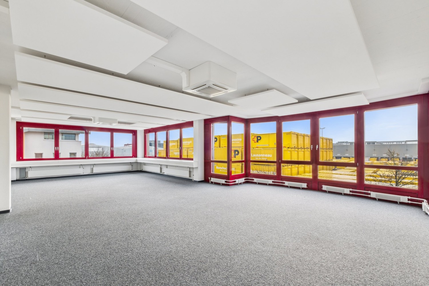820m² office