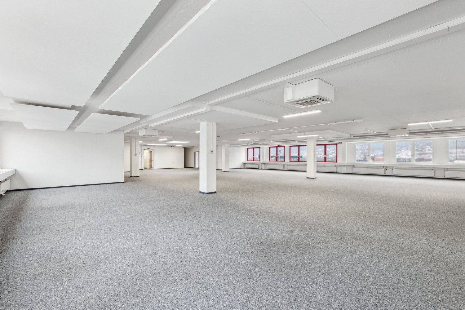 820m² office
