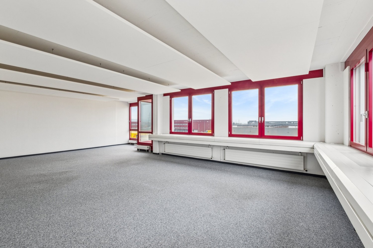 820m² office