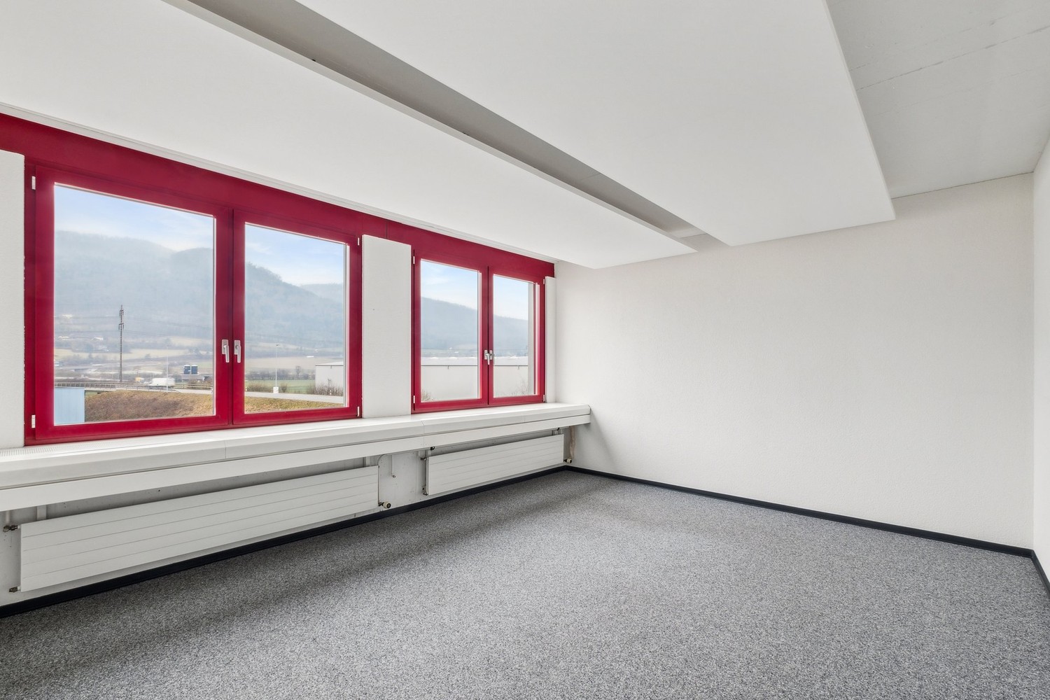 820m² office