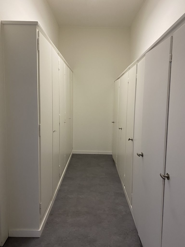 77m² office