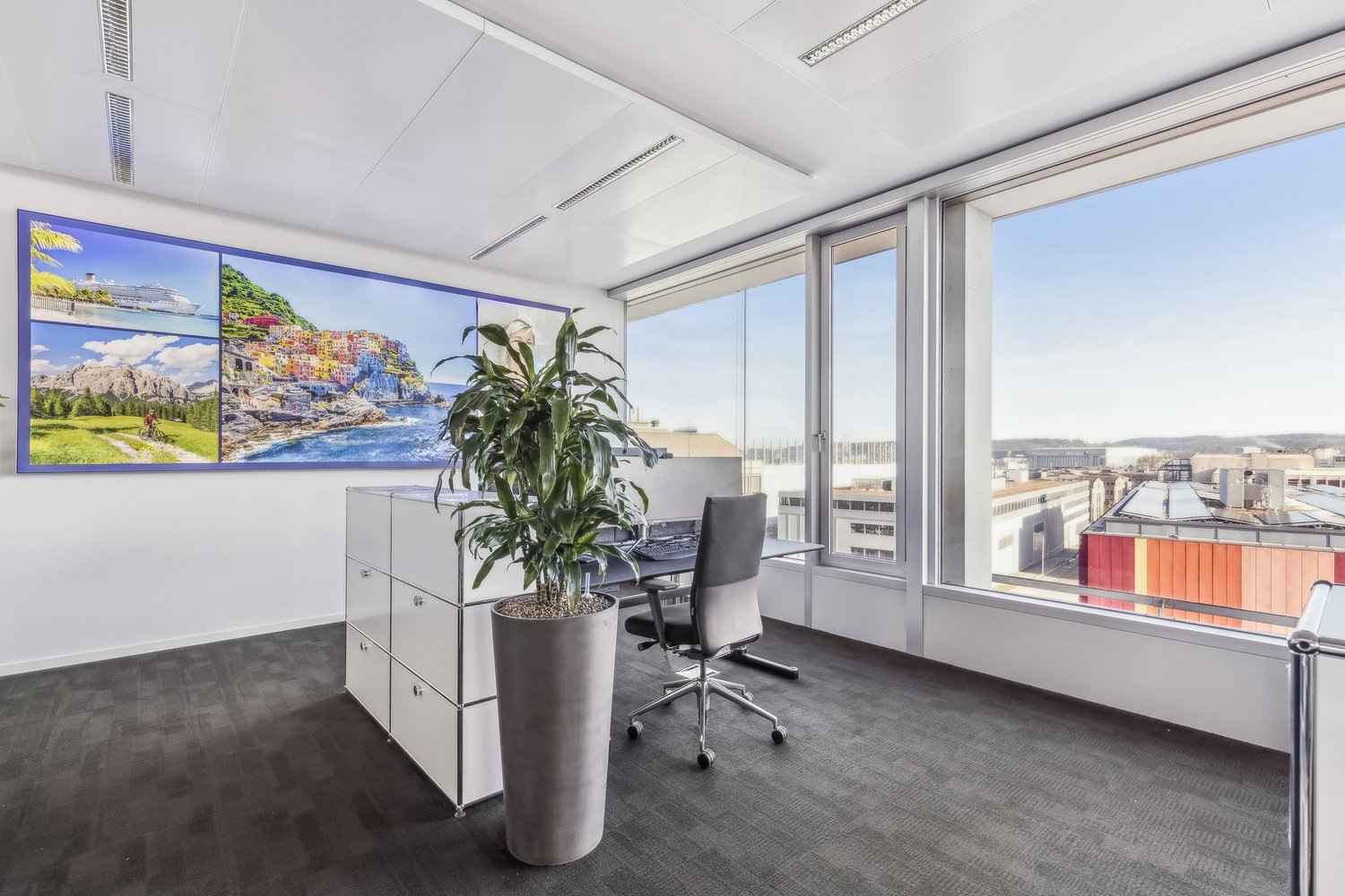210m² office