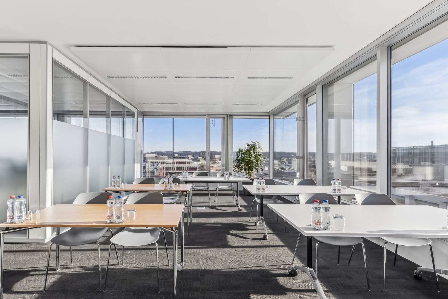 210m² office