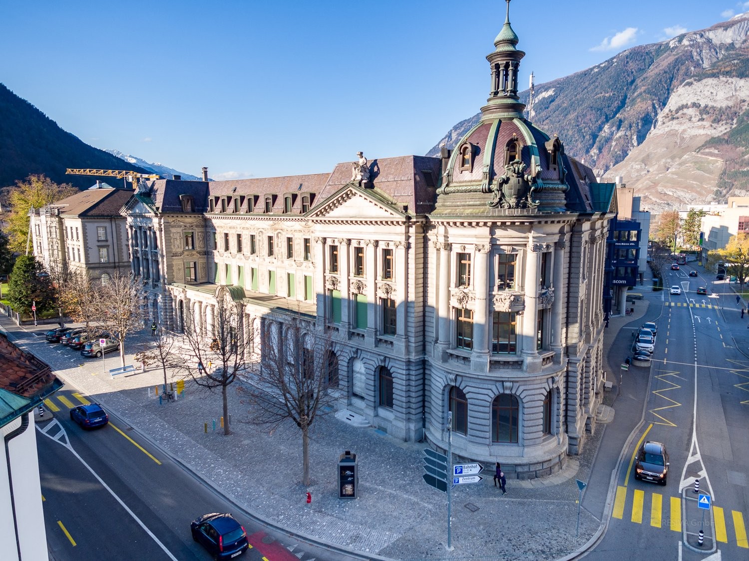 510m² office