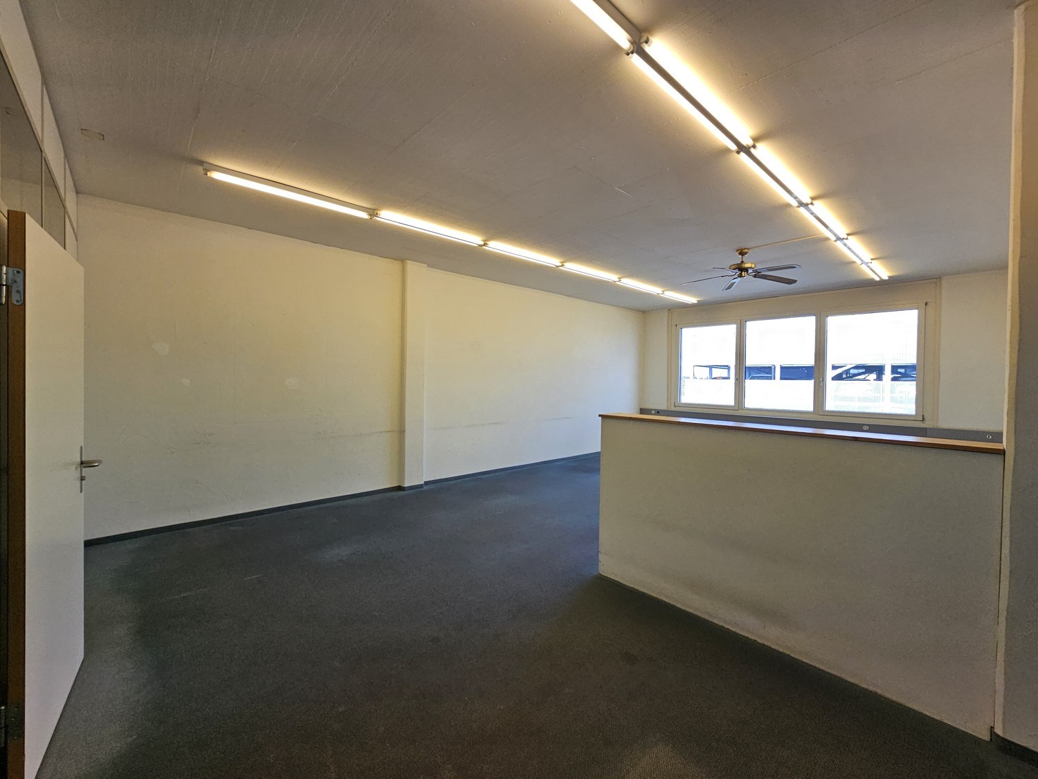 330m² office, Foto 1 von 10