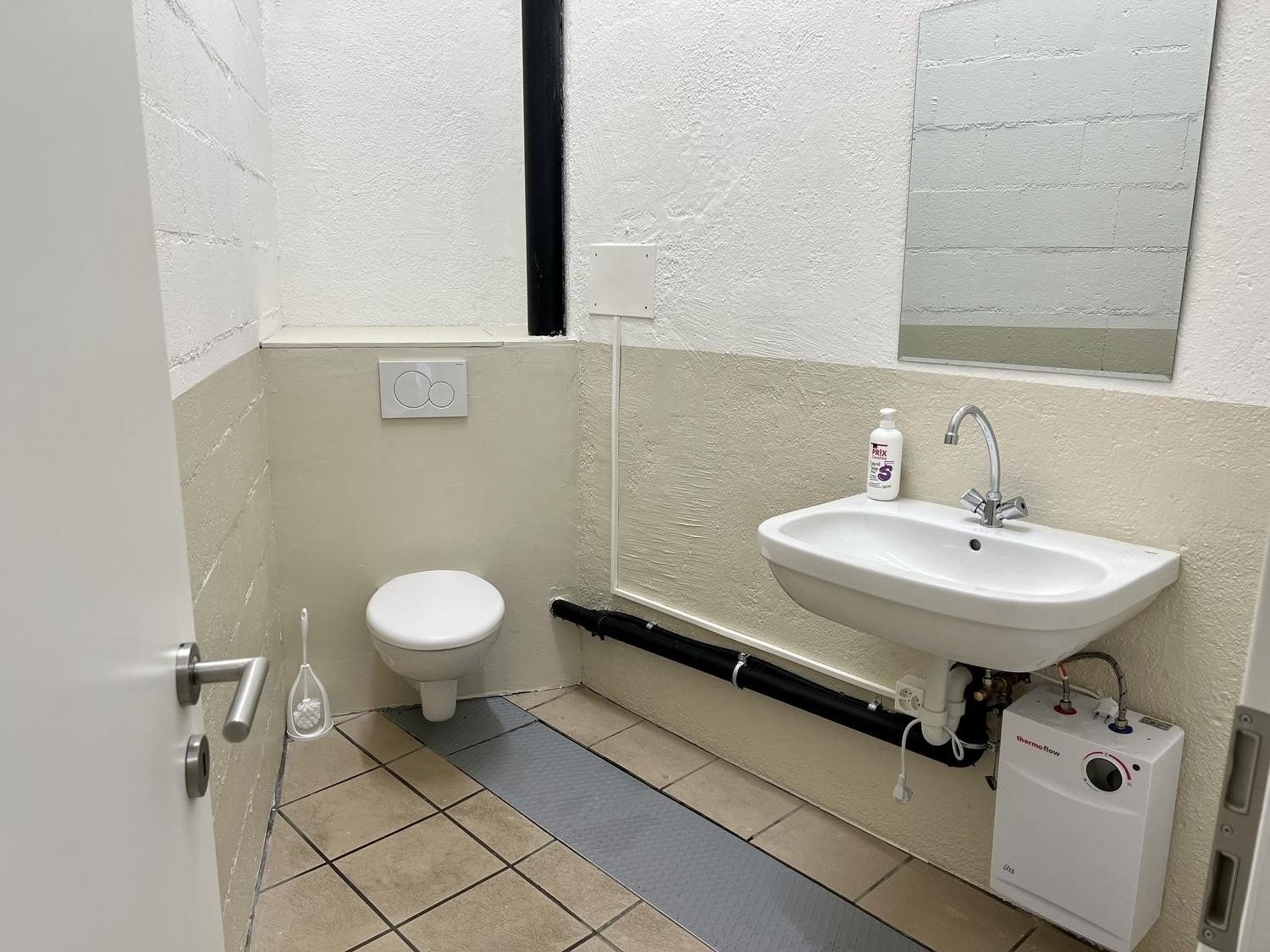 140m² commerciale, foto 7 di 7