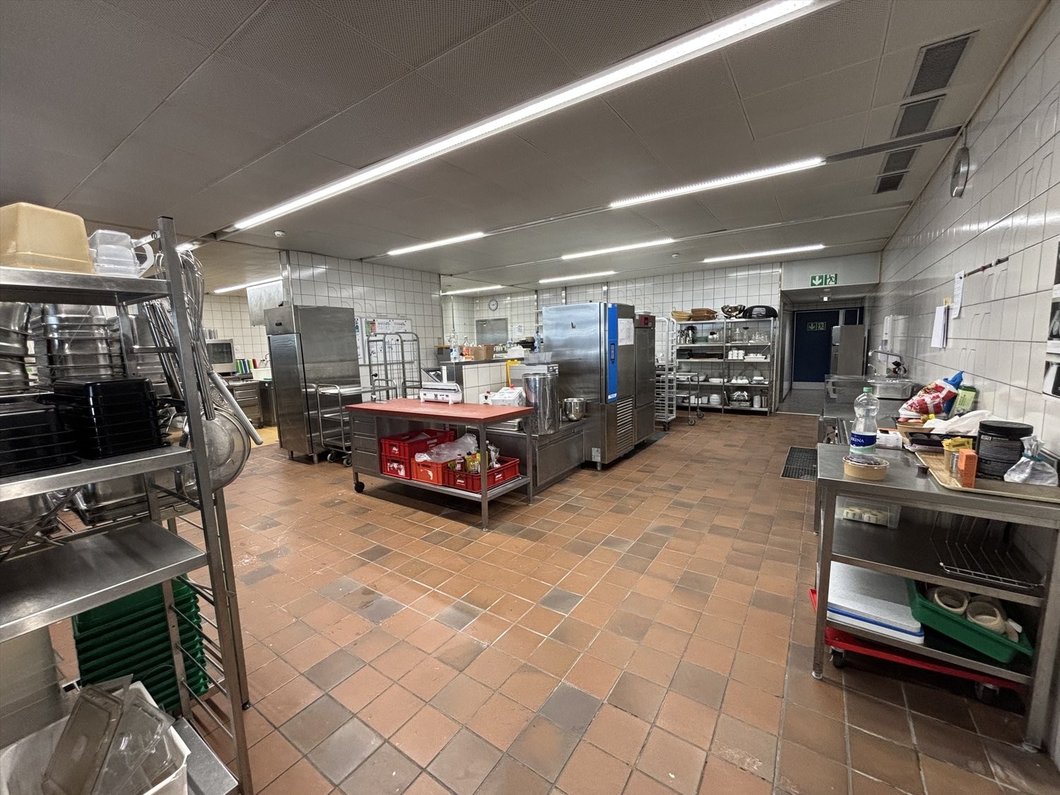 800m² restaurant
