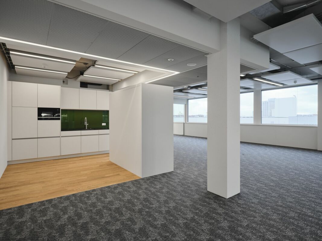 200m² office