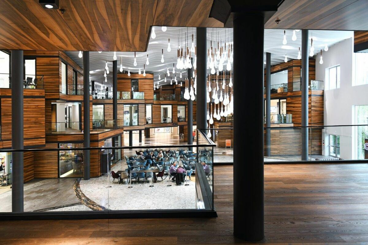 200m² office