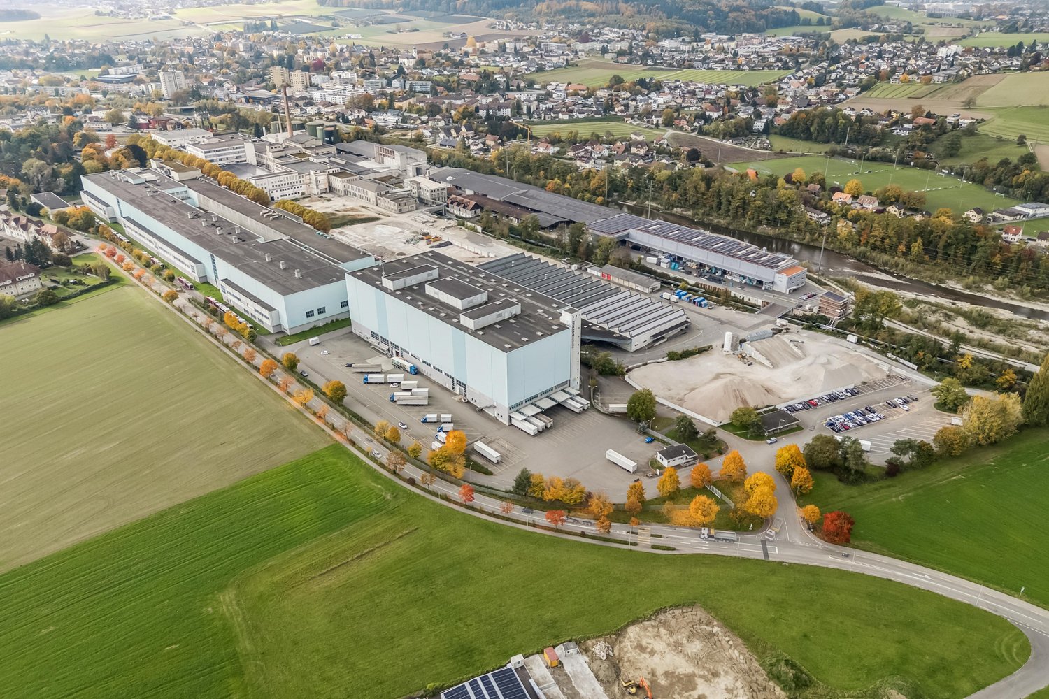 2200m² commerciale, foto 1 di 6