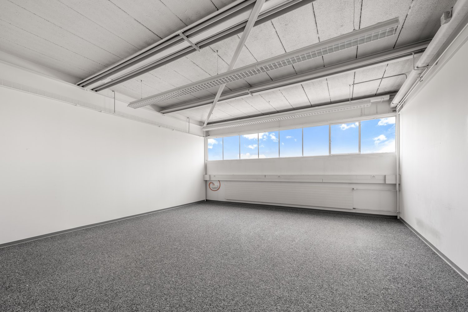 131m² commercial
