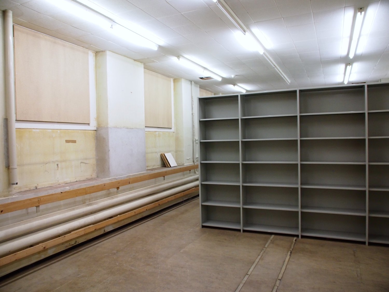 75m² storage room