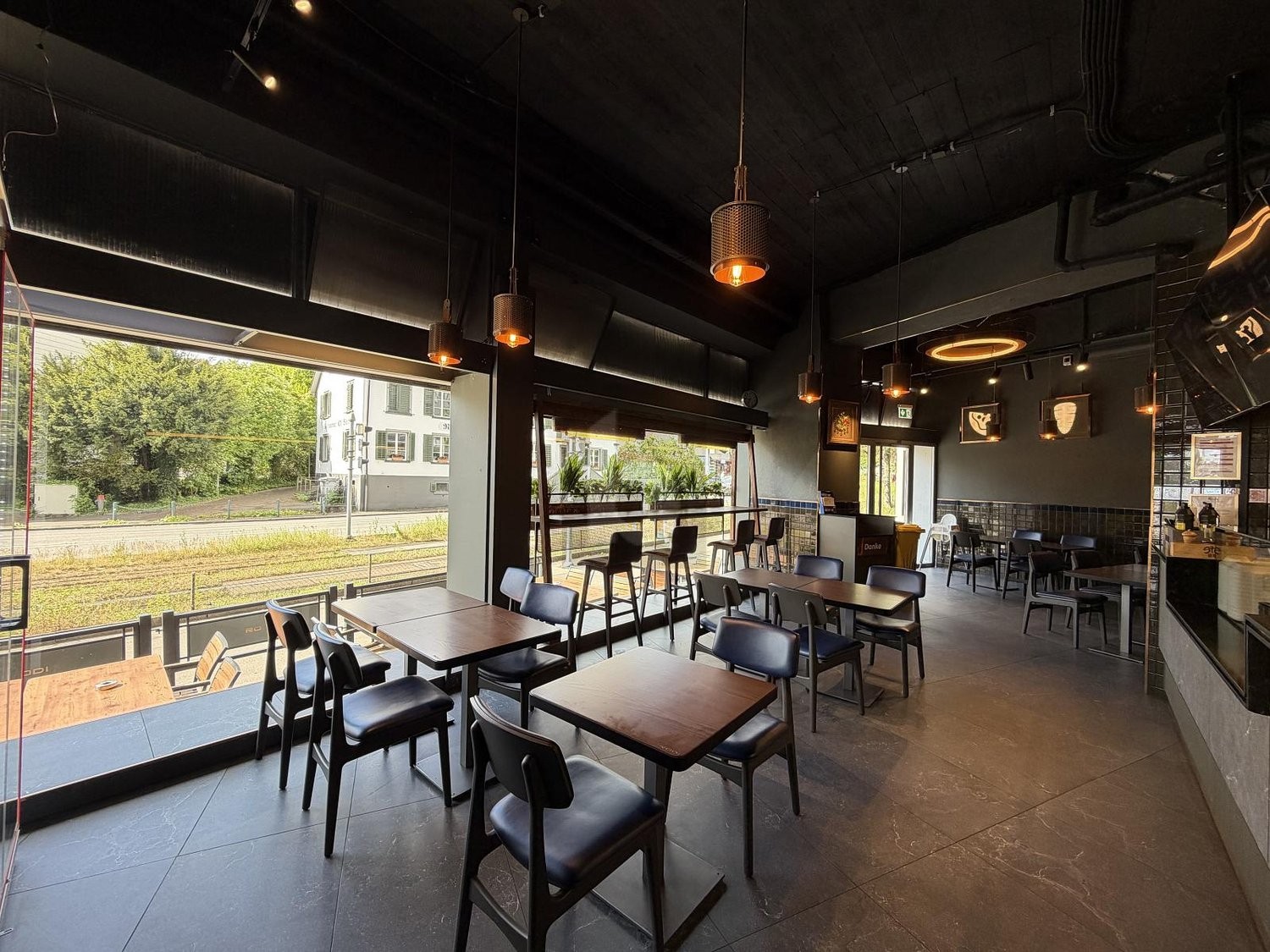 Restaurant de 220m², photo 2 sur 2