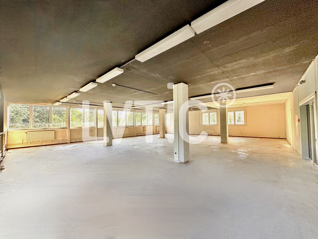886m² atelier