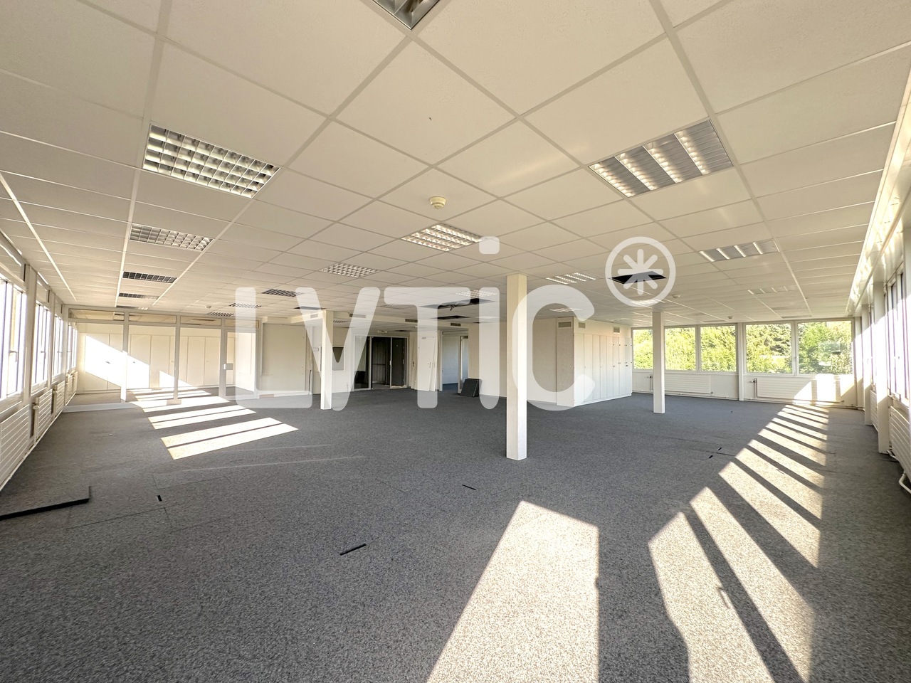 886m² atelier