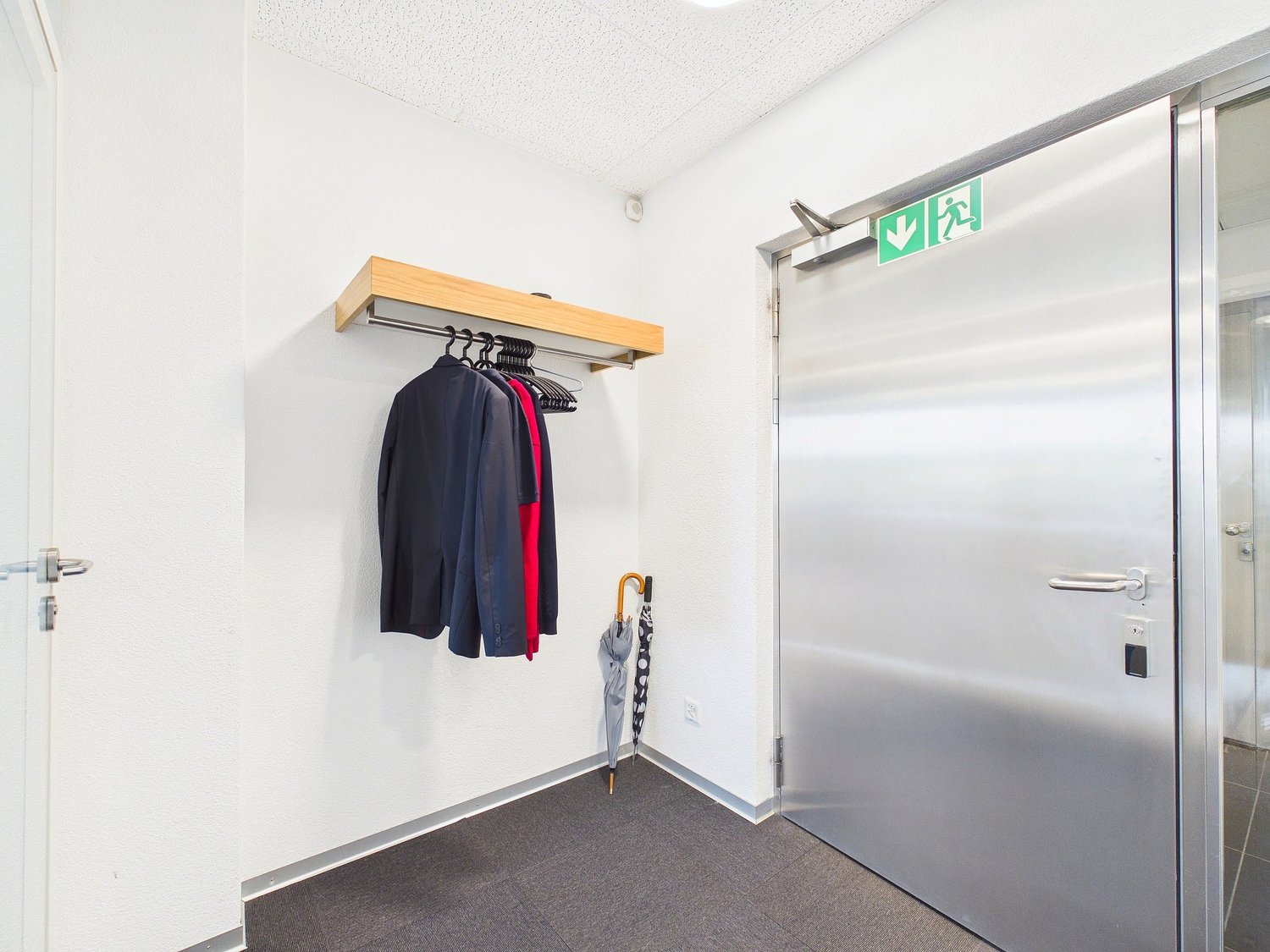 Bureau de 200m², photo 3 sur 9