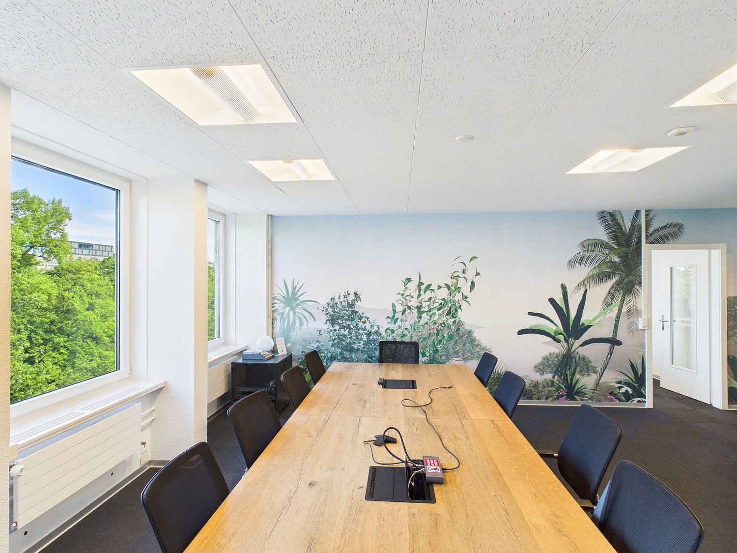 Bureau de 200m², photo 1 sur 9
