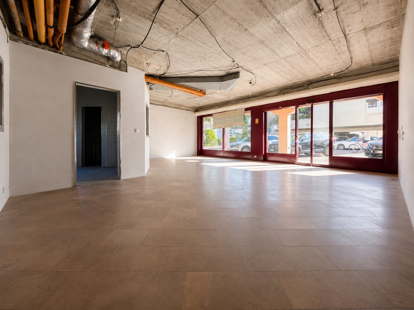 174m² commercial