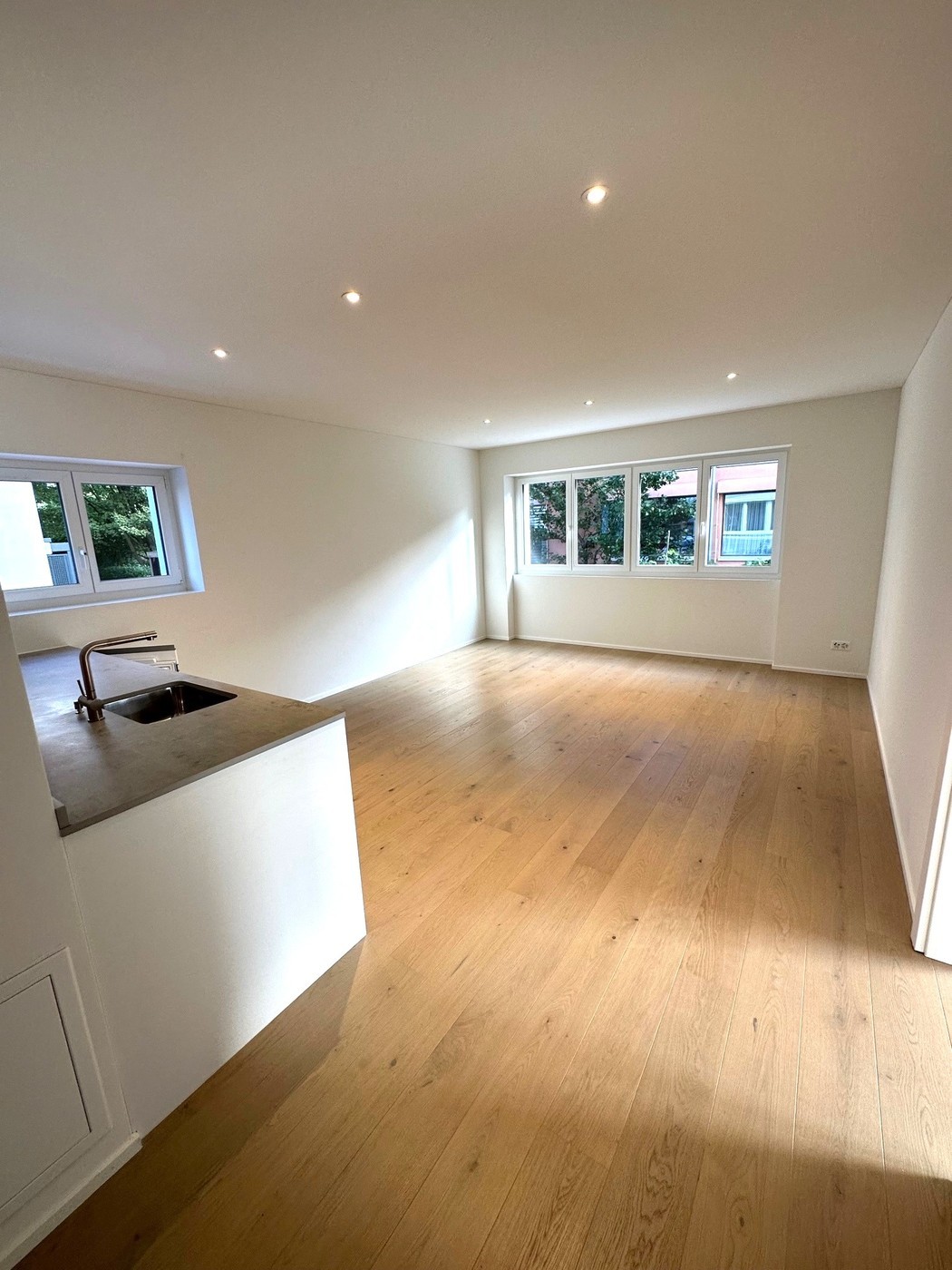 55m² commercial