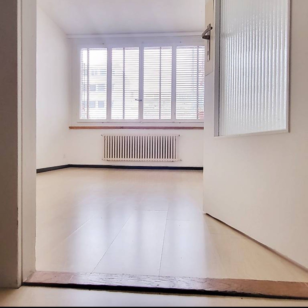 30m² office