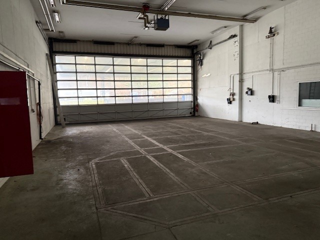 985m² commercial